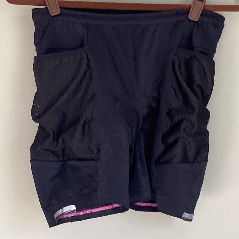 Aero tech womens cycling shorts, size L, black, padded built in